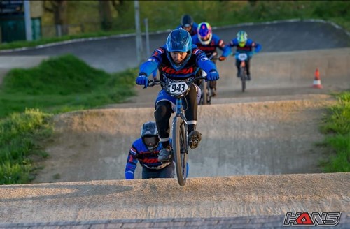 Lijkt het jou ook leuk om eens te kijken bij een BMX training? Lijkt het jou ook leuk om eens te kijken bij een BMX training?